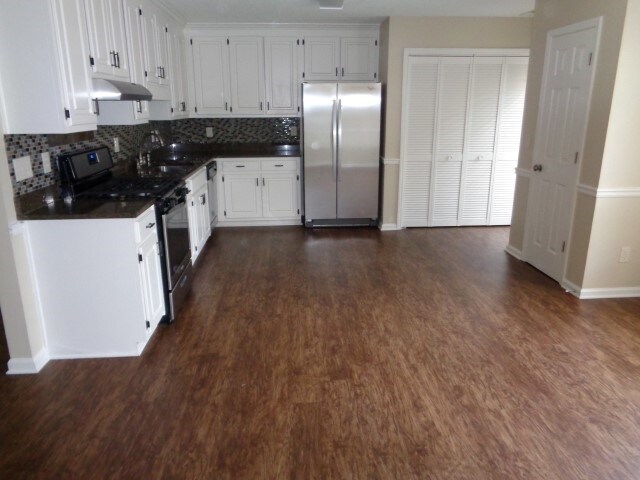 Foto del edificio - 404 Waverly Forest Ct