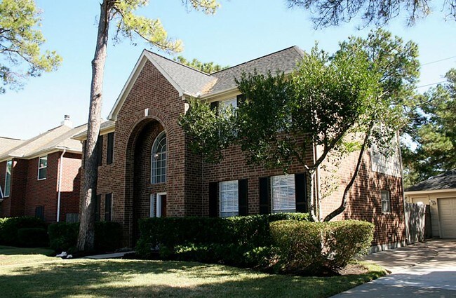 Foto del edificio - 14415 Cypress Falls Dr