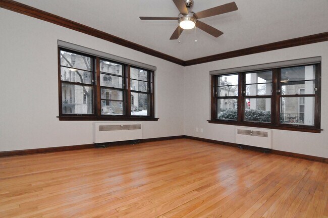 Building Photo - 1 Bedroom Apartment One Block From The Capital