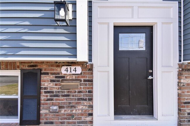 Foto del edificio - 414 Dover Ave