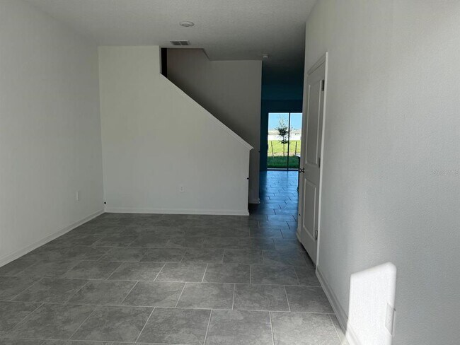 Foto del edificio - 2784 Pierr St
