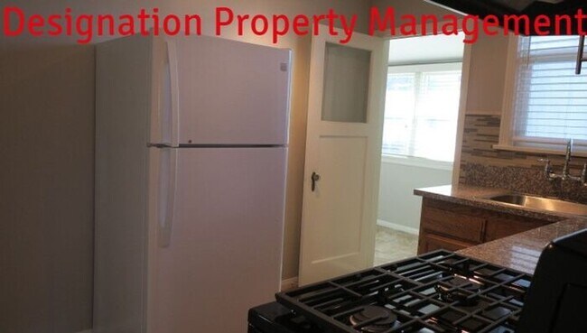 Building Photo - 2 Br 1 Ba North Glendale w/ garage