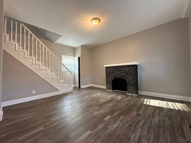 Building Photo - Beautiful Three - Bedroom Home In Baltimore