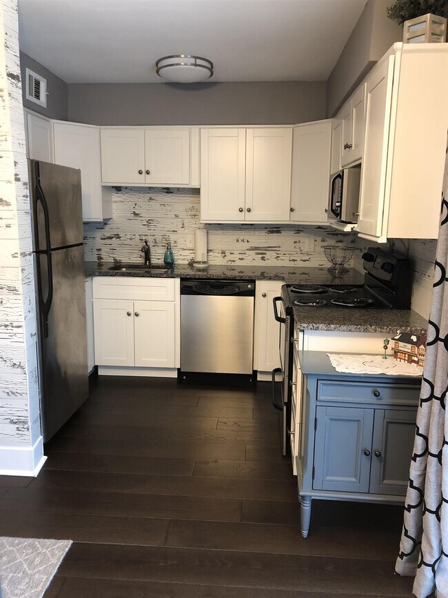 4958 Edmondson Pike, Nashville, TN 37211 Townhome Rentals in