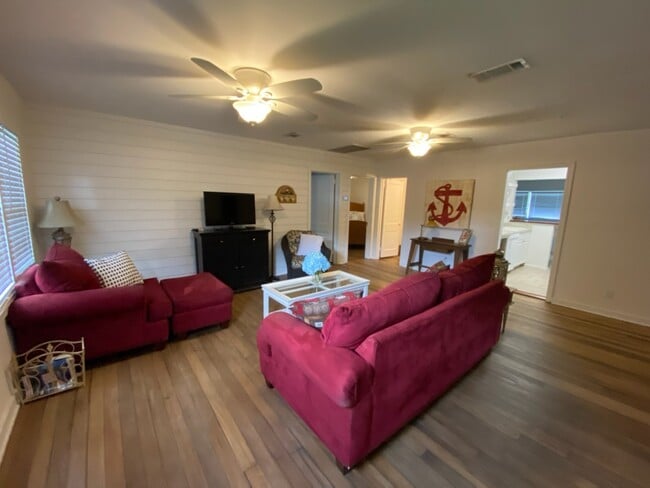 Building Photo - 302 Anguilla Ave