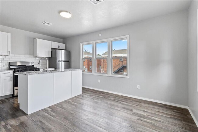 Foto del edificio - 4610 N Classen Blvd