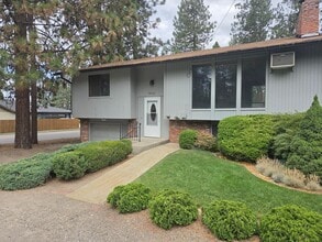 Building Photo - 9707 E 8th Ave