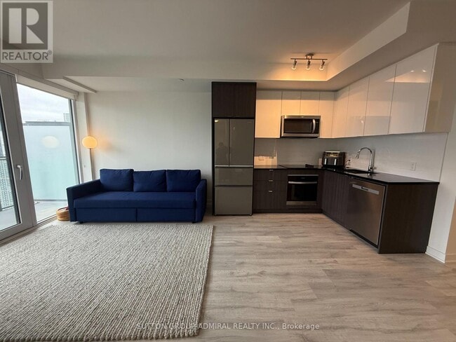 Building Photo - 135 Lower Sherbourne St