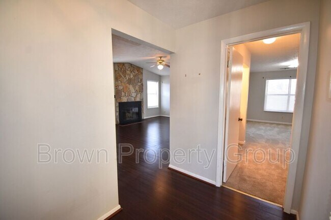 Foto del edificio - 664 Bartons Landing Pl