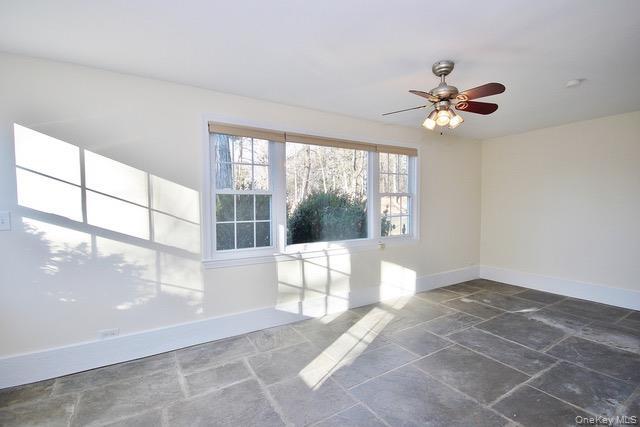 Foto del edificio - 16 Upland Ln