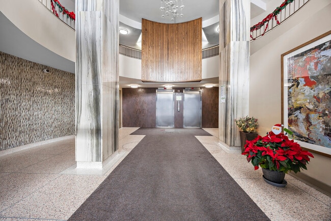 Building Photo - 30 Esterbrooke Avenue