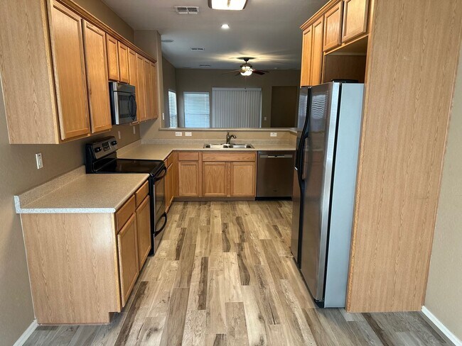 Foto del edificio - ***50% OFF FIRST MONTH'S RENT*** Cozy 3 Be...