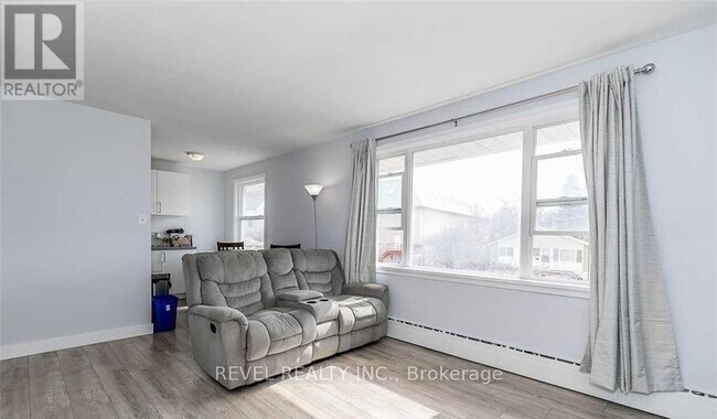 Photo du bâtiment - 78 Queen St