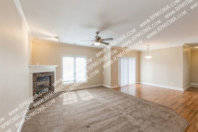 Building Photo - GREAT LOCATION!! 2 Bedroom, 2.5 Bathroom C...