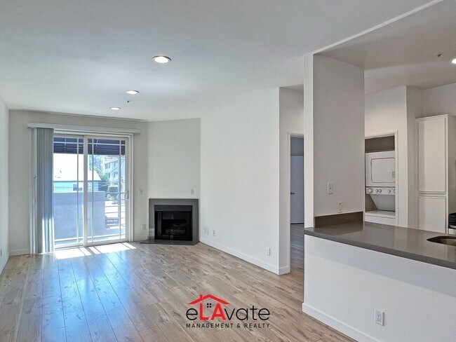 Foto del edificio - 14515 Dickens St