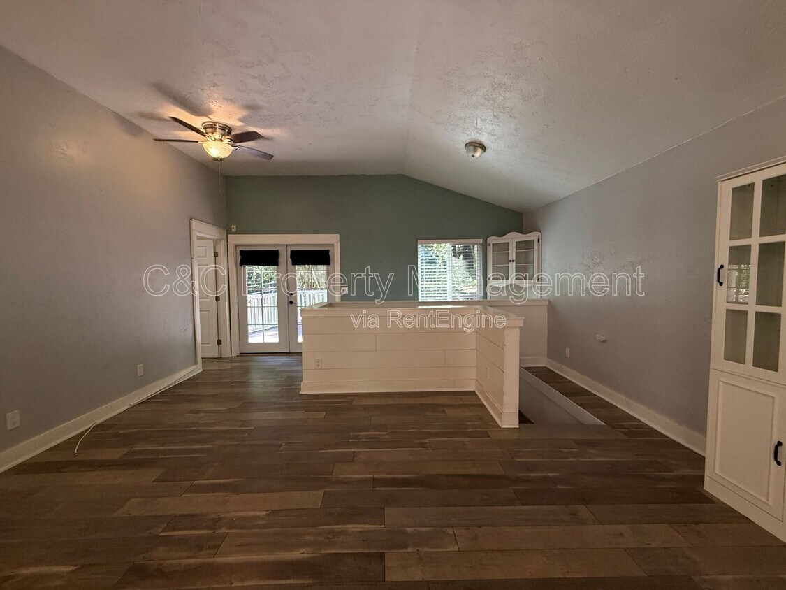Photo - 155 West Drive