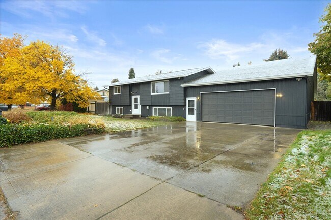 Building Photo - 12709 E 31st Ave