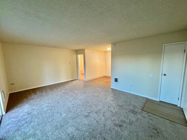 Building Photo - 541 Alameda del Prado