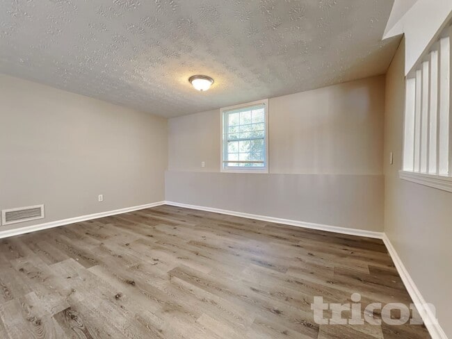 Building Photo - 868 Ashwood Crossing