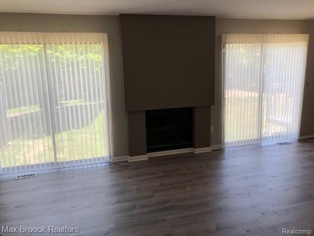 Foto del edificio - 6365 Richard Run St