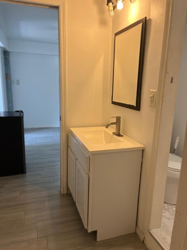 Building Photo - 1629 1st St