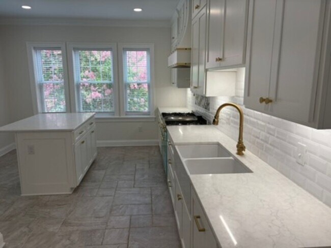 Foto del edificio - Beautiful North Downtown Residence with Modern Updates and Prime Location