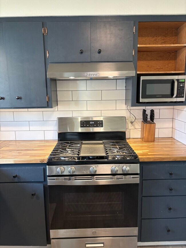 Foto del edificio - 4 bed 3 Bath Near Downtown CDA