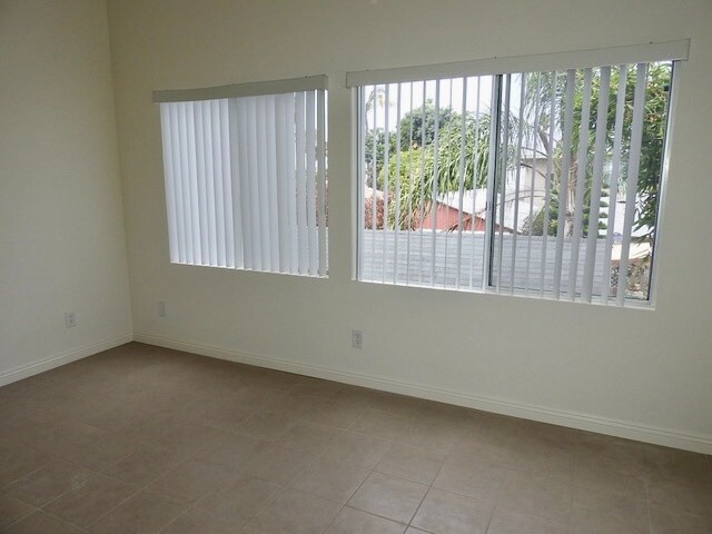 Foto del edificio - 5047 Muir Ave