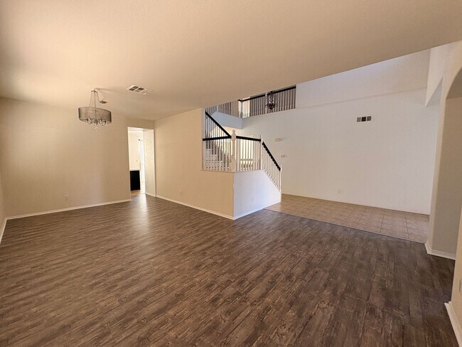 Foto del edificio - 5875 Larry Dean St