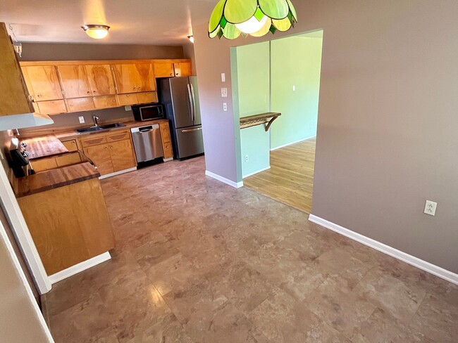 Building Photo - Arbor Lodge Bungalow with Hardwoods, Attac...