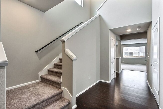 Building Photo - 3137 Gladiator St NE