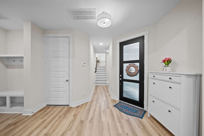 Building Photo - 10971 Swang Link Dr