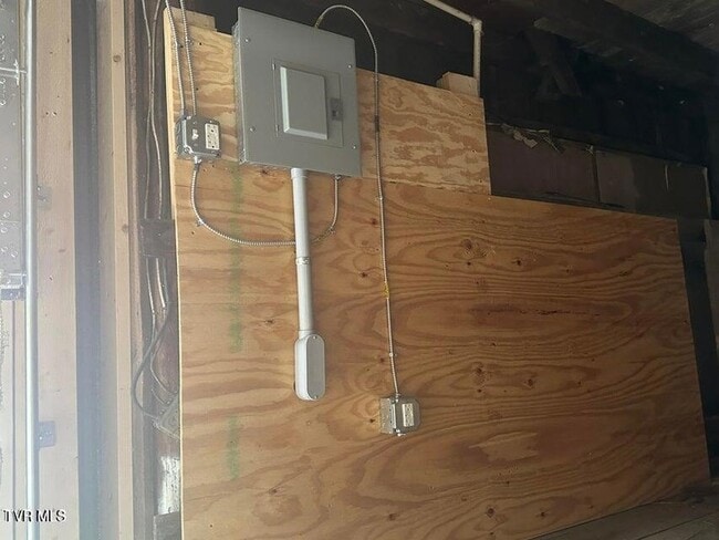 Building Photo - 902-904 Jefferson St