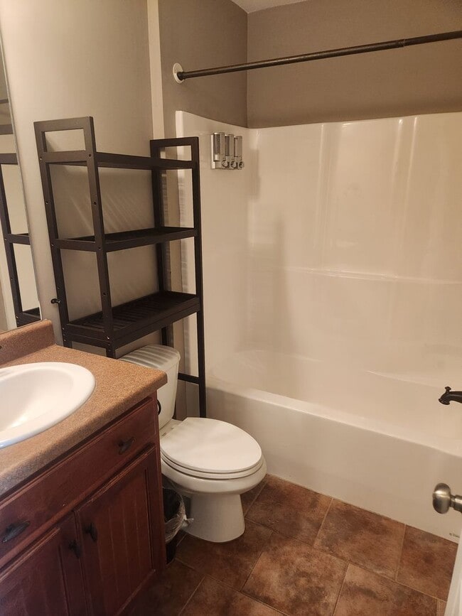Foto del edificio - Cozy 3 Bed 2 Bath Home Available Now