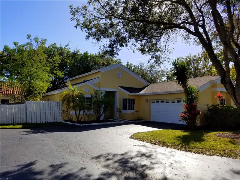 10672 Lago Welleby Dr, Sunrise, FL 33351 Apartment for Rent in