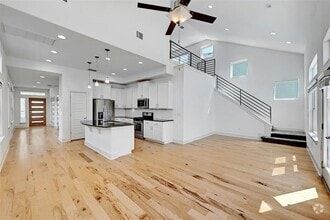 Building Photo - 2308 Hermia St