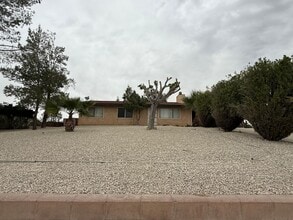 Building Photo - 15991 N Culver Rd