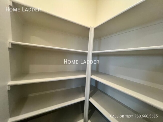 Building Photo - 41645 W Driftwood Ln