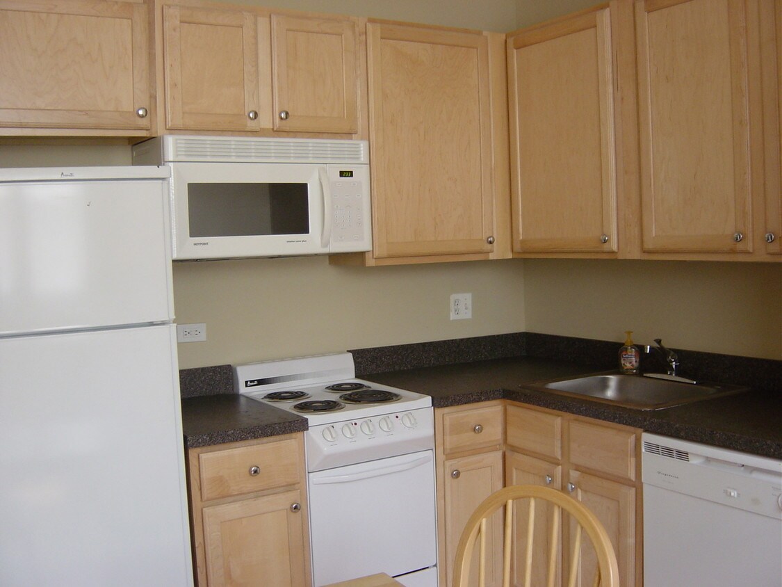 Foto principal - 738 W Briar Pl