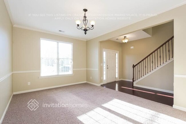 Building Photo - 2070 Hydrangea Ln
