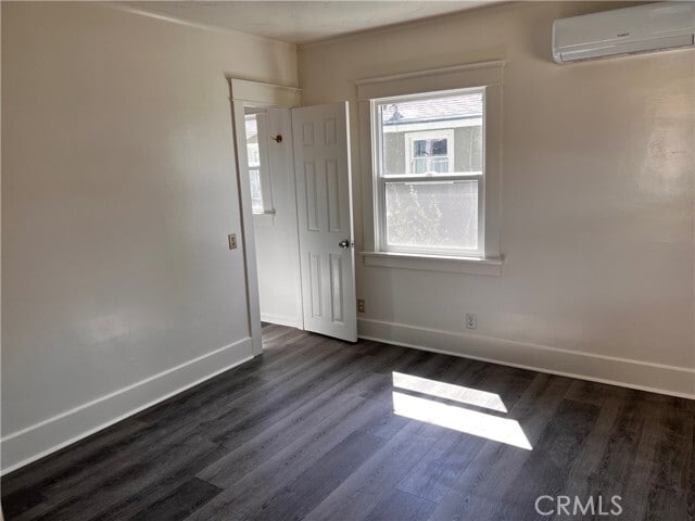 Building Photo - 320 W Lemon Ave