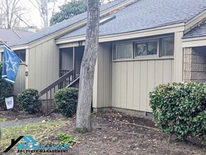 Building Photo - 4100-4105 Five Oaks Dr