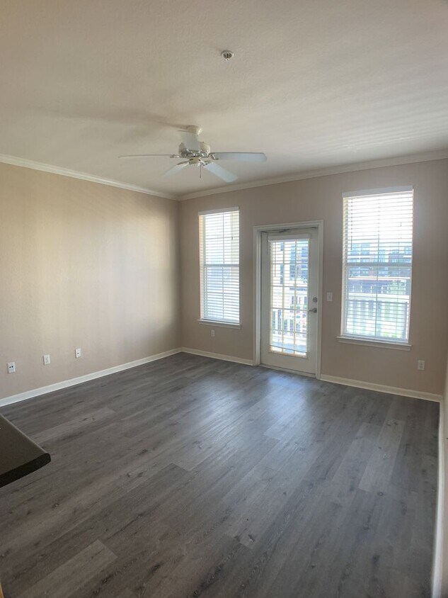 Primary Photo - Great 1/1 Condo unit with city view