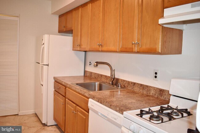 Foto del edificio - 6468 Mt Vernon Ln