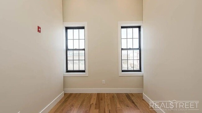 Photo - Starr Street Apartment