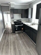 Building Photo - 828 Beatty St