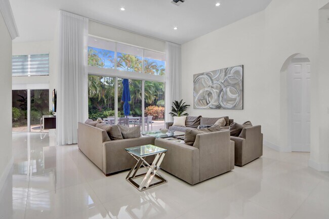 Foto del edificio - 6564 Somerset Cir