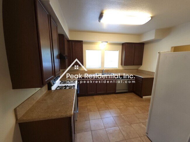 Building Photo - Charming Oak Park 2bd/1ba House with Large...