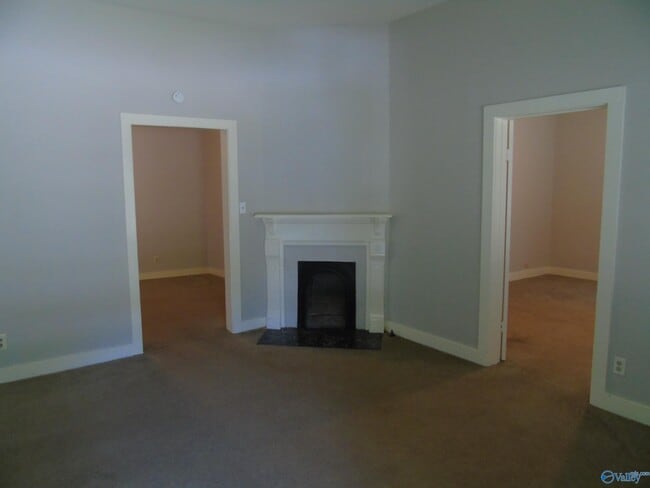 Building Photo - 517 Oshaughnessy Ave NE