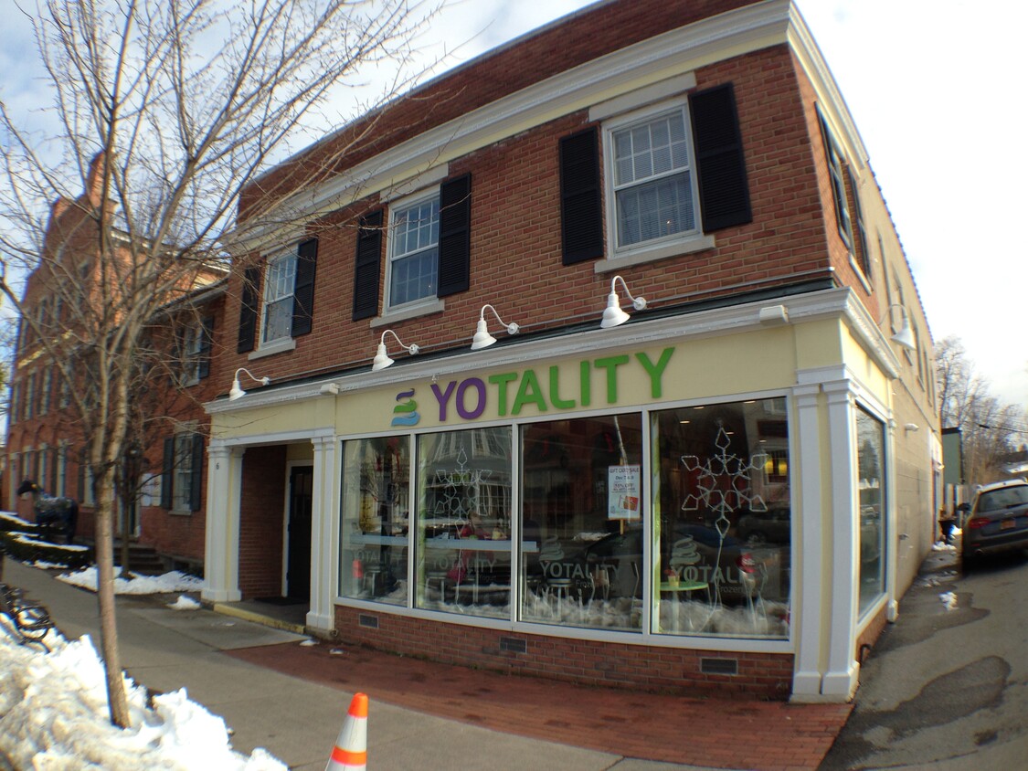 Primary Photo - 6 S Main St